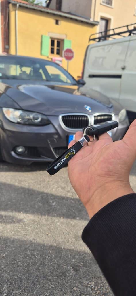 Double de clé de voiture BMW serie 3 clesvoiture.fr